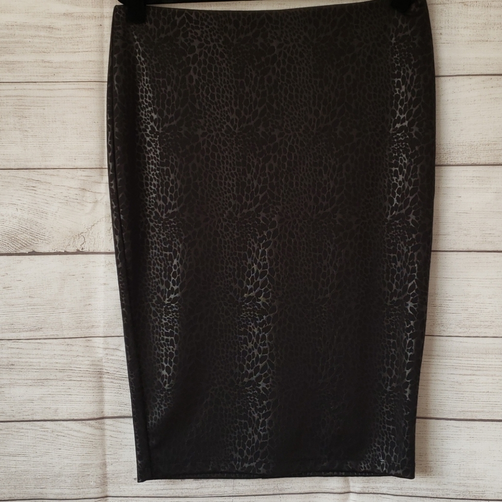 Kardashian Kollection black skirt size L